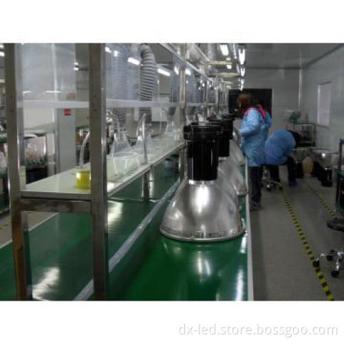 LED High Bay light, 100W, built-in driver, fantastic heatsink.